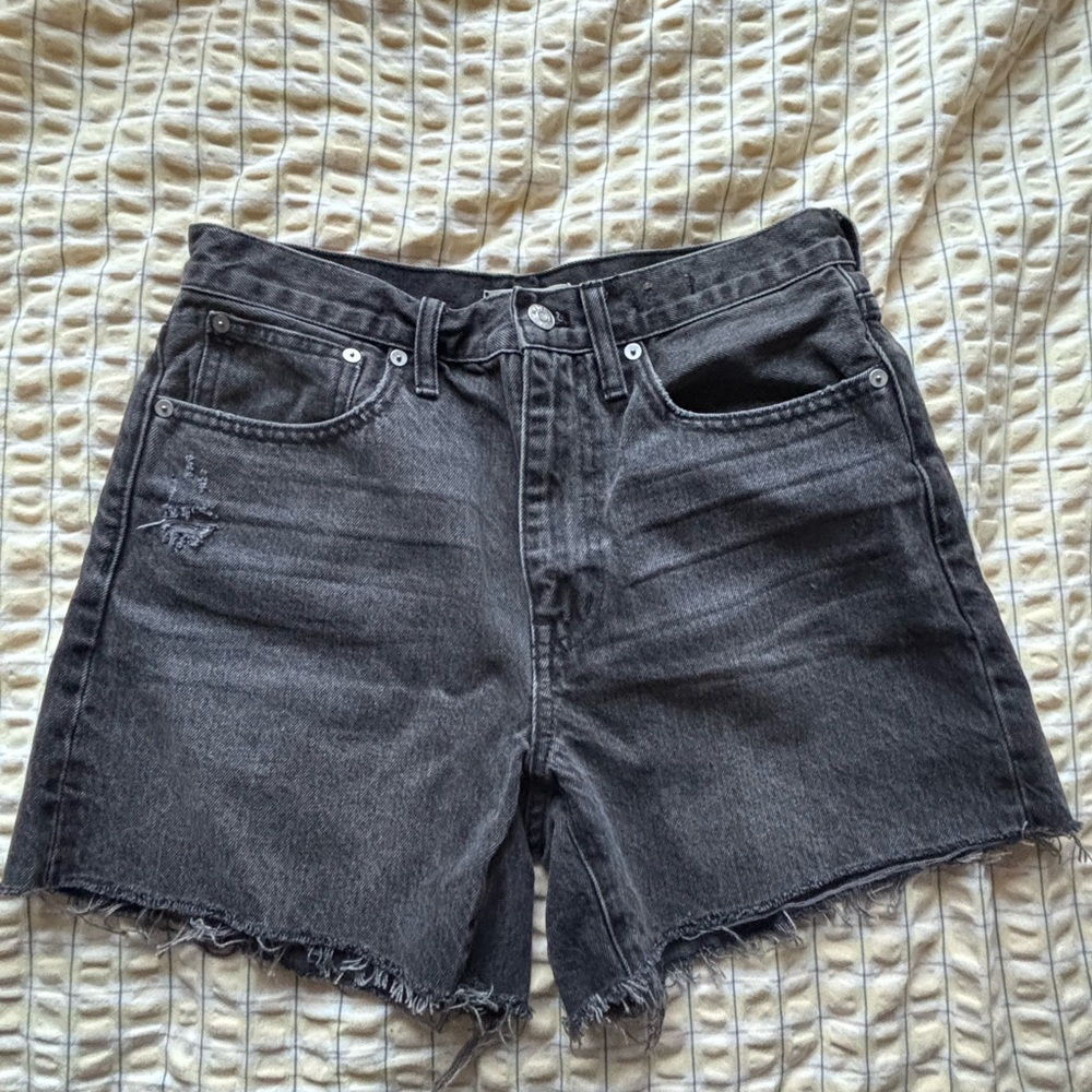 Madewell Relaxed Mid-Length jean short
